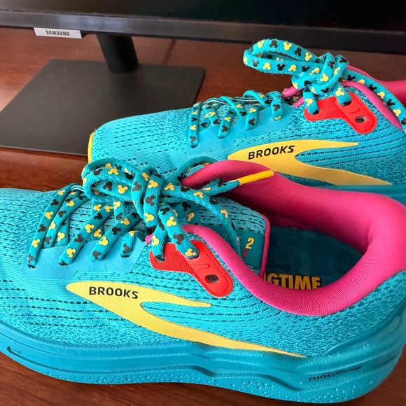 Brooks Shoes - Brooks runDisney 2025 Springtime Surprise